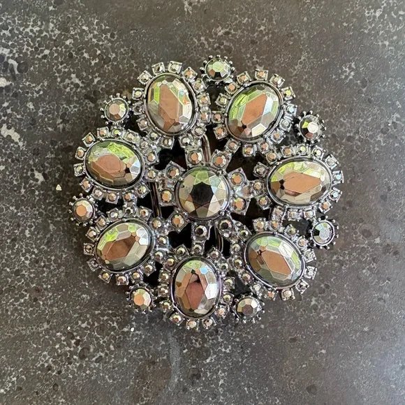 Silver Faceted Crystal Belt Buckle with Rhinestone Accents - Picture 4 of 7